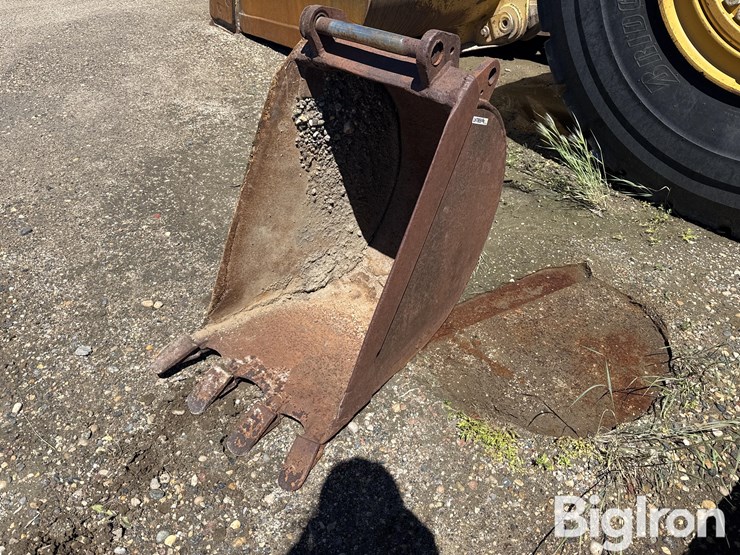 backhoe-bucket-image-1