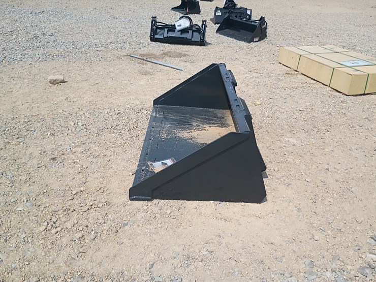 #l73-066-•-wolverine-66"-bucket-skid-steer-attachment-image-2