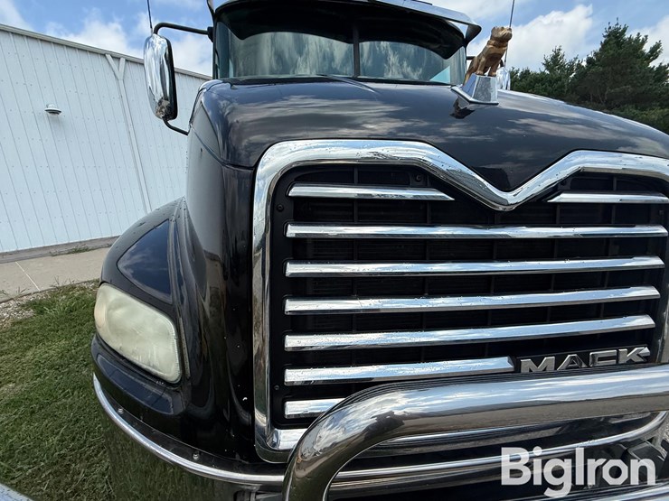 2015-mack-cxu613-t/a-truck-tractor-image-13