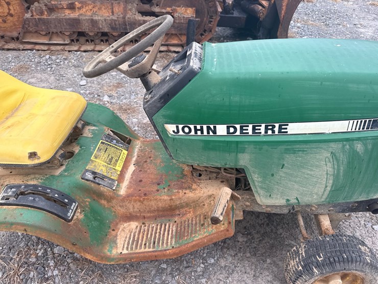 john-deere-130-image-11