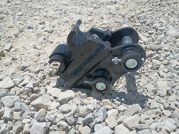 #l63-038-•-quick-coupler-mini-excavator-attachment-image-2