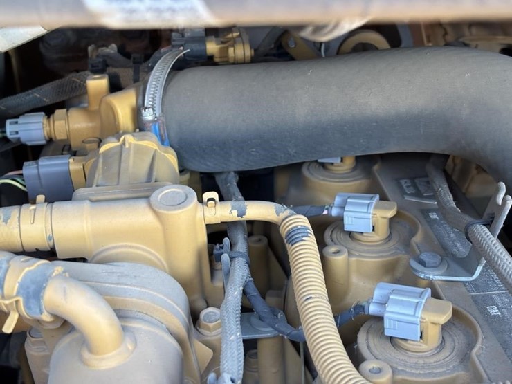 2018-caterpillar-259d-image-42