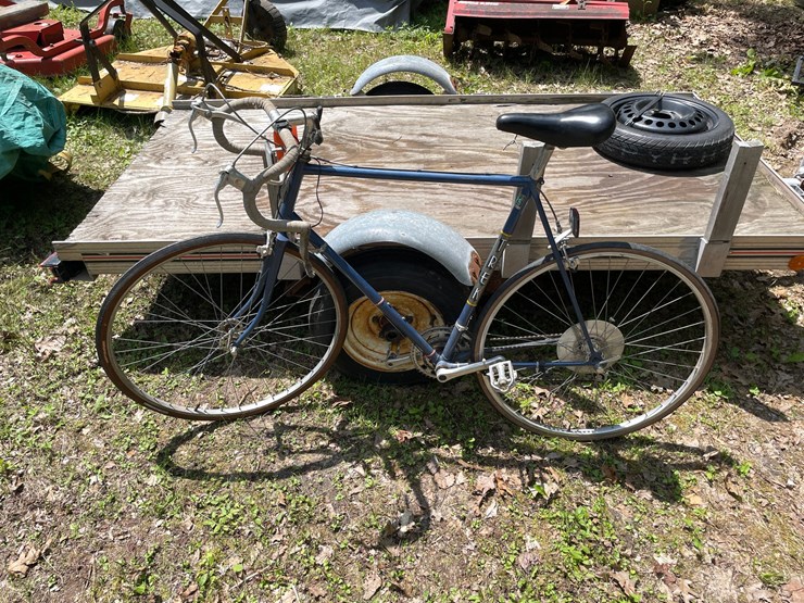 #6176-•-(2)-bicycles-image-1