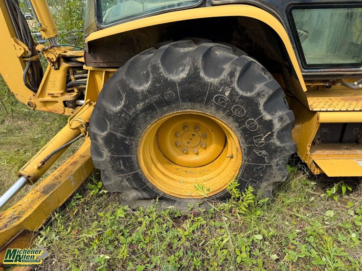 caterpillar-420d-image-15