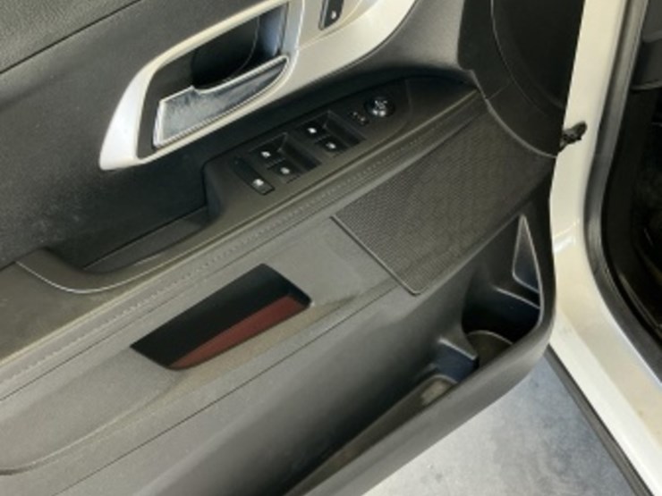 2015-chevrolet-equinox-image-23