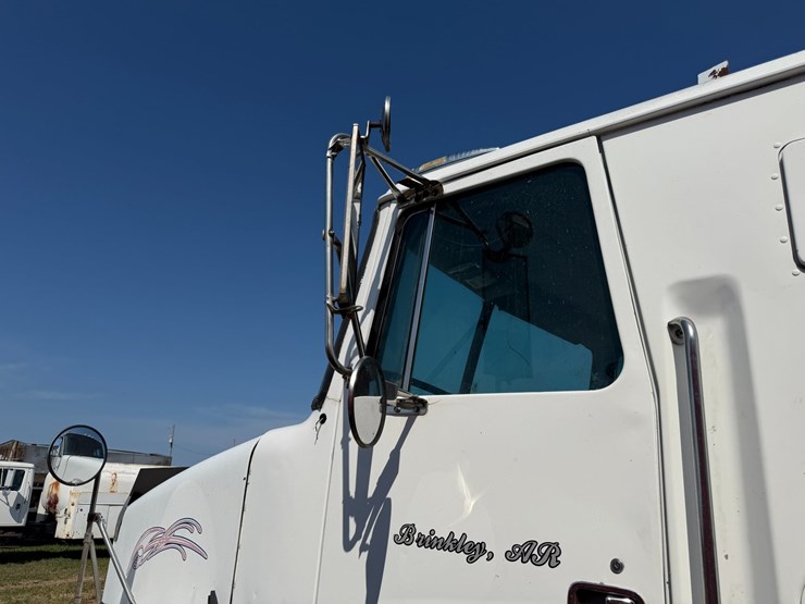 #52620-•-1990-whitegmc-wia-areo-series-sleeper-t/a-truck-tractor-4v1wdbjf3ln629984-inv#52620-image-36