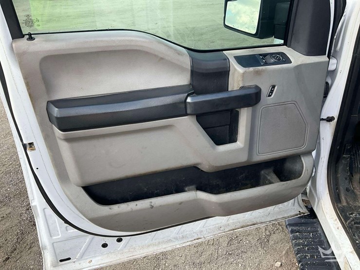 2017-ford-f150-image-11
