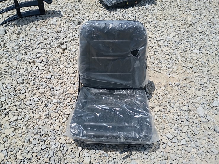 #l63-023-•-mini-equipment-seat-image-1