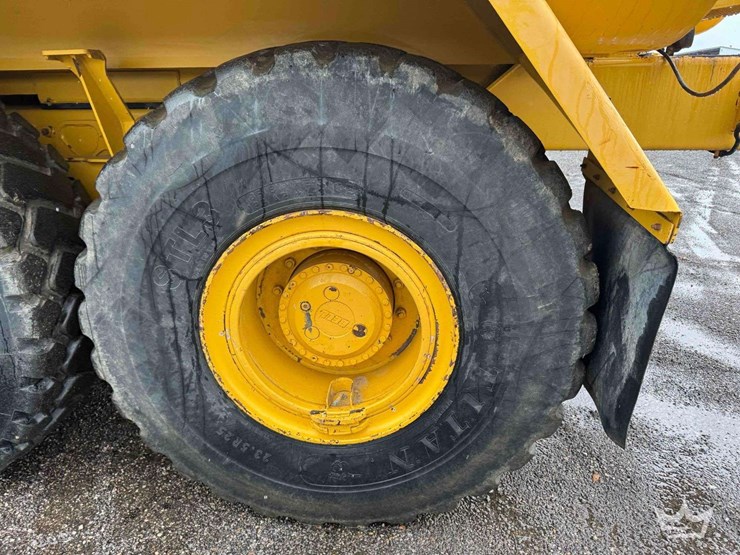 2013-deere-250d-image-26
