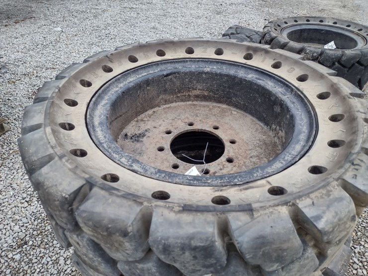(4)-traxter-33x12-18-ss-tires-(qea-4757)-image-2