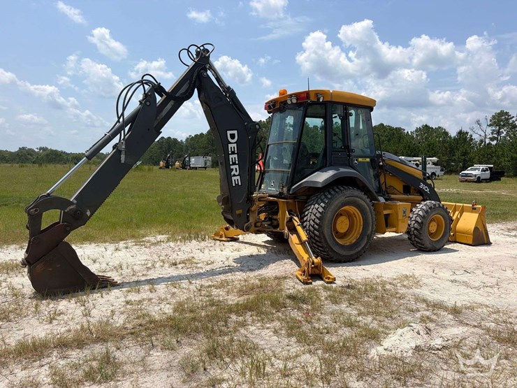 2017-deere-310l-image-3