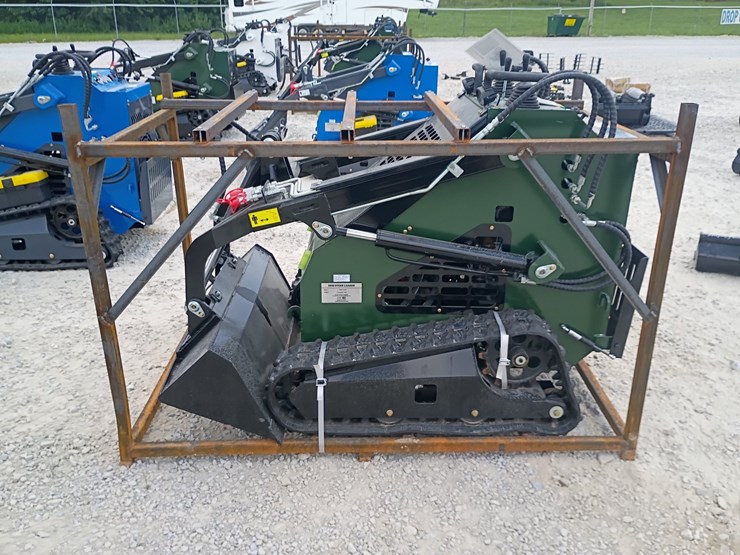 #l63-015-•-2026-zjg-380-mini-skid-steer-image-1