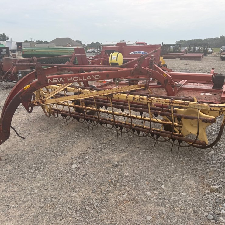 NEW HOLLAND 256