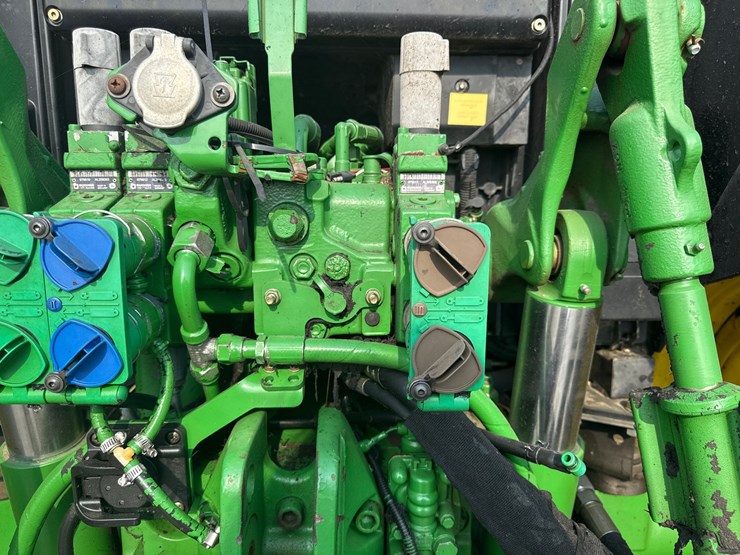 john-deere-6125m-image-9