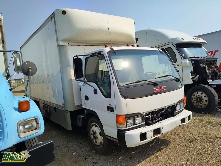 2002-gmc-w5500-image-5