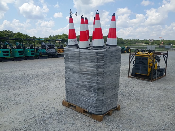 #l63-059-•-250--zjg-traffic-cones-image-6