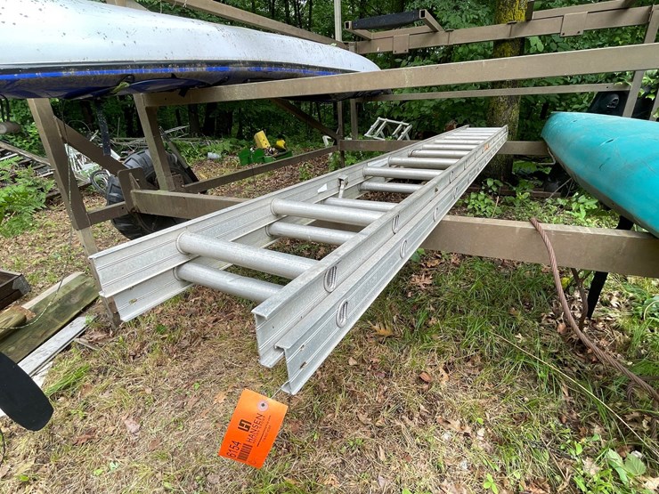 #6154-•-aluminum-extension-ladder-image-1
