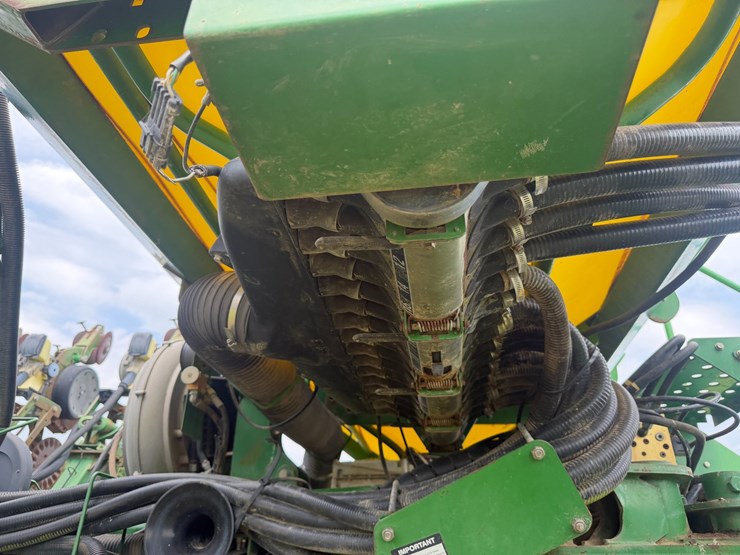 john-deere-1790-image-61