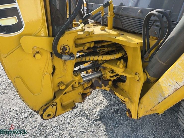 new-holland-b95b-image-18