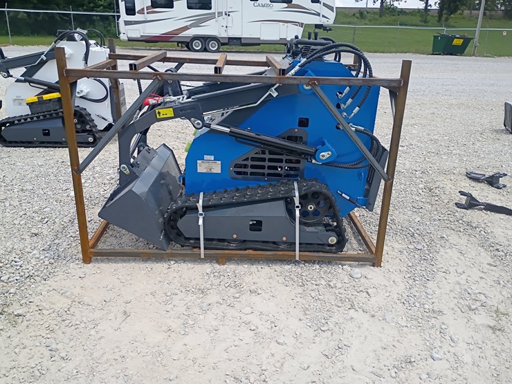 #l63-021-•-2026-zjg-380-mini-skid-steer-image-1
