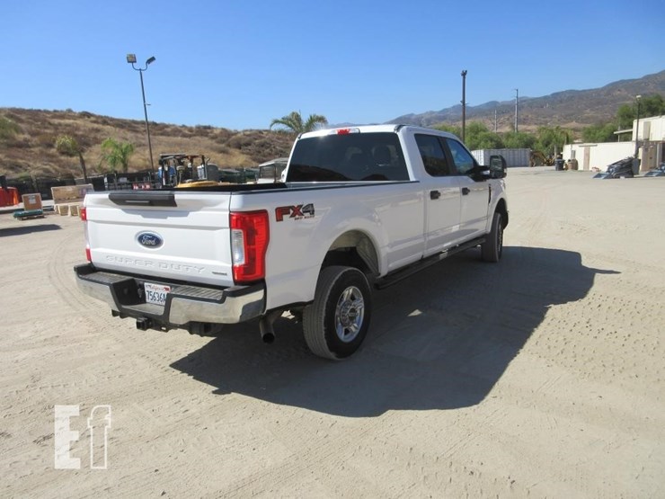 2017-ford-f250-xl-image-3