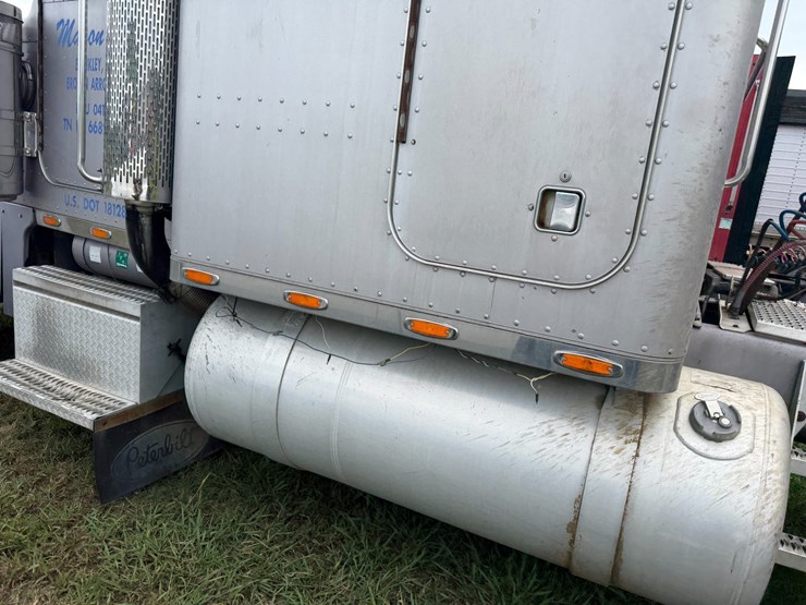 1989-peterbilt-379-image-31