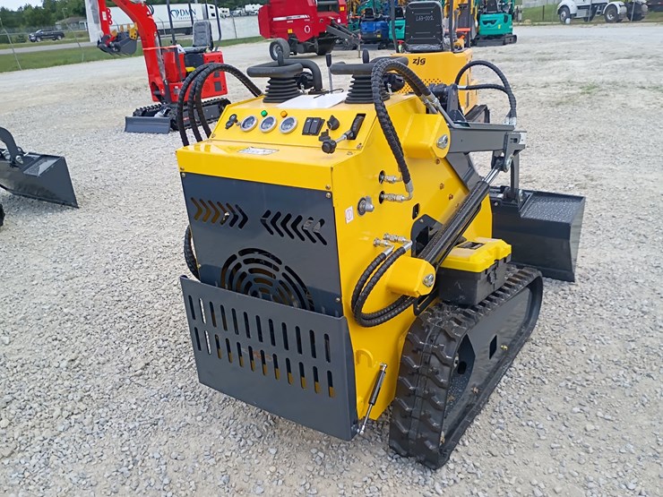 #l63-005-•-2026-zjg-380-mini-skid-steer-image-4