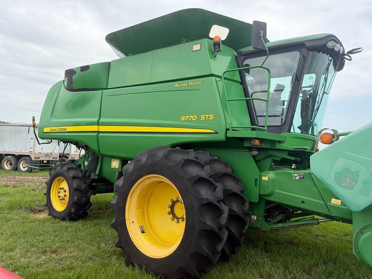 2011-john-deere-9770-sts-image-2