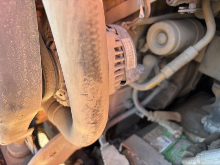 2014-caterpillar-226b3-image-36