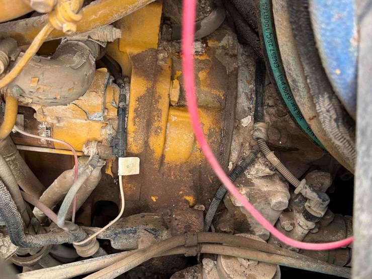 2013-deere-250d-image-43