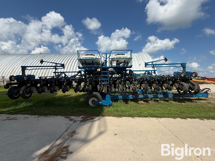 2013-kinze-3600-image-4