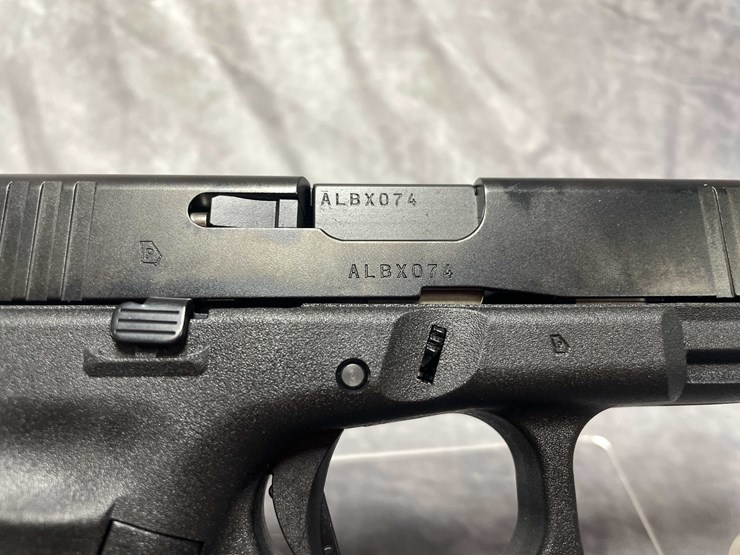 #10868-•-glock-model-17,-9mm-luger-semi-auto-pistol,-sn:-albx074-image-7