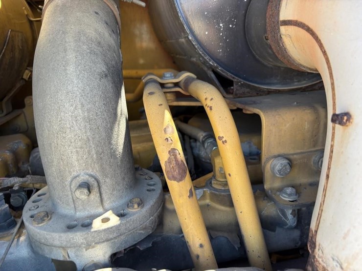2005-caterpillar-143h-image-74