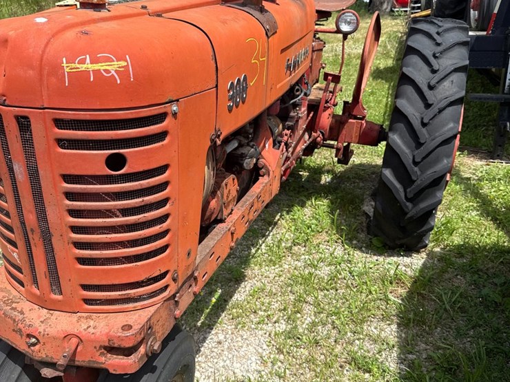 #34-•-farmall-300-image-8