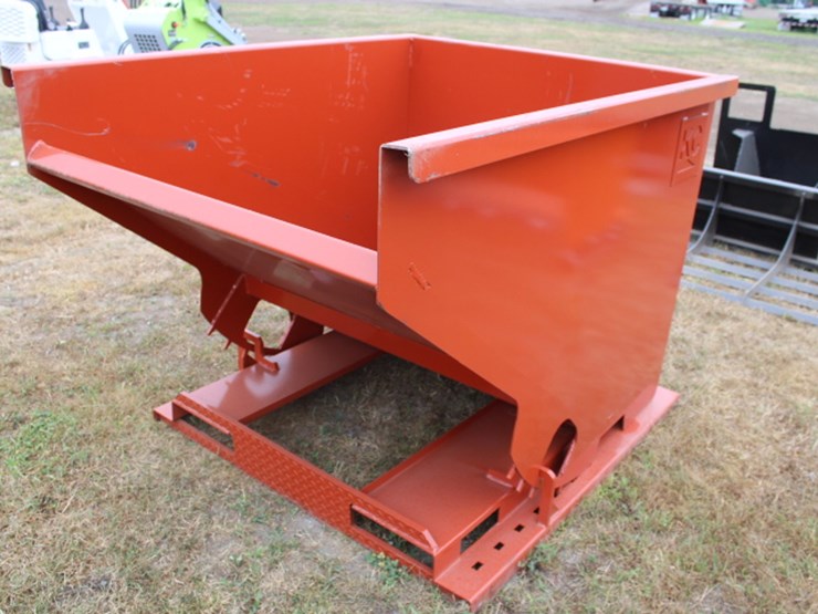 #7995-•-2.0-self-dumping-hopper-image-3