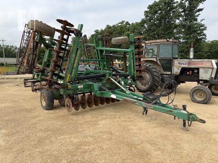 great-plains-2400tc-image-3