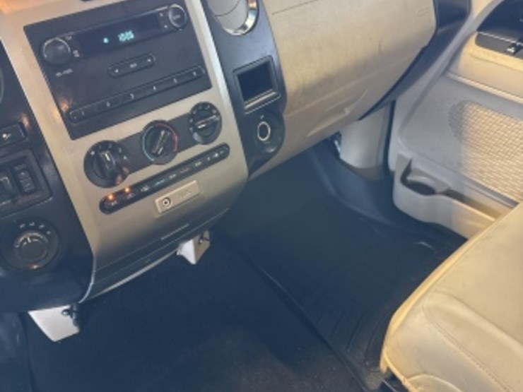 2015-ford-expedition-image-19
