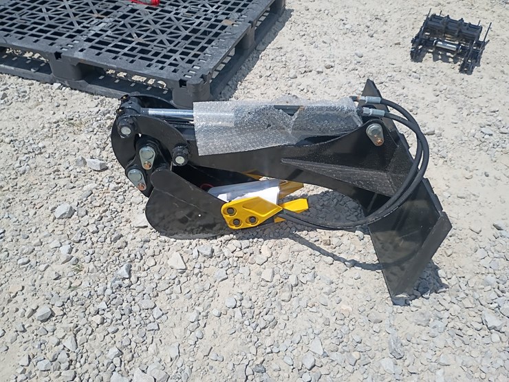 #l63-051-•-zjg-backhoe-mini-skid-steer-attachment-image-1