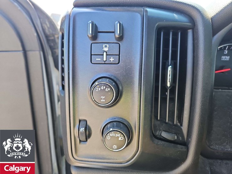 2018-gmc-sierra-2500hd-image-18