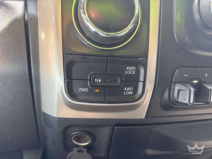 2017-dodge-1500-image-28