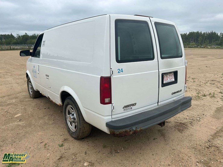 2003-chevrolet-astro-image-16