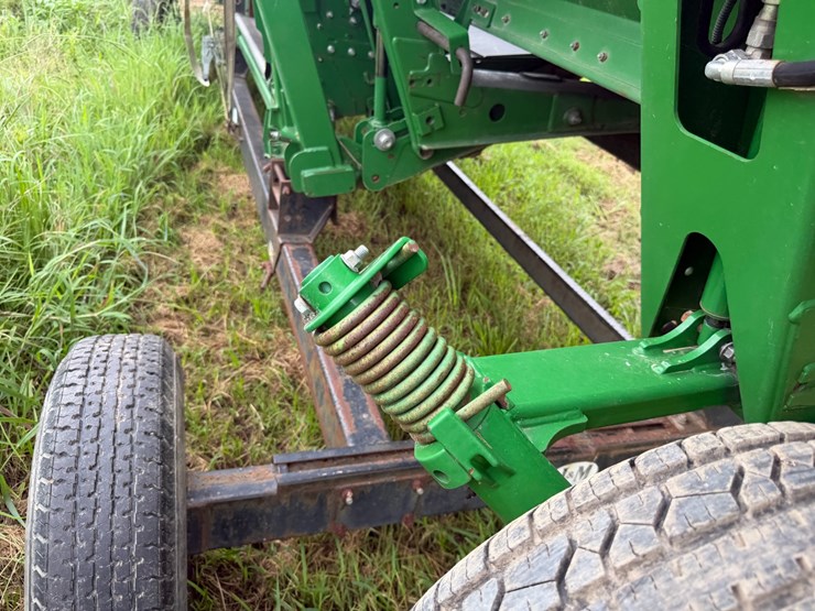 2015-john-deere-630d-image-9