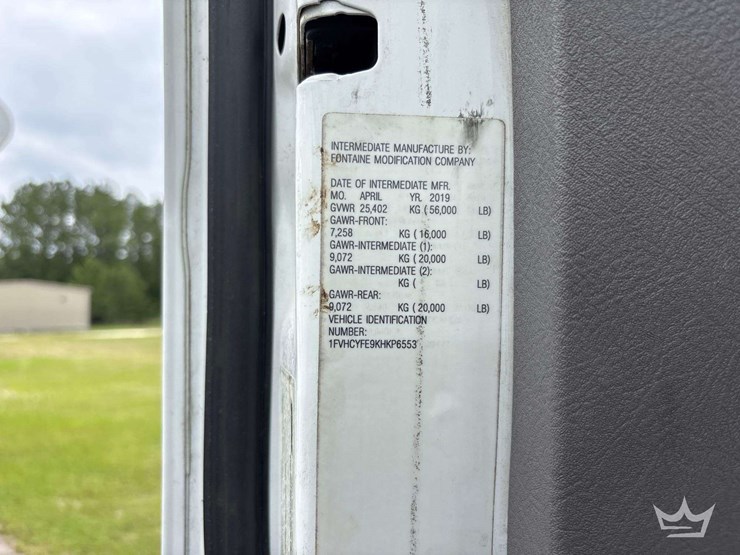 2019-freightliner-m2-106-image-6