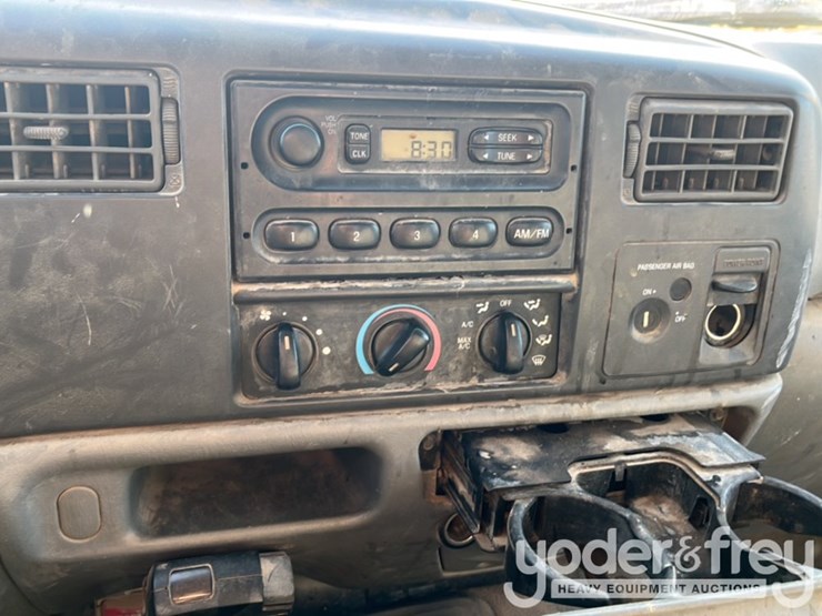 2002-ford-f450-xl-image-22