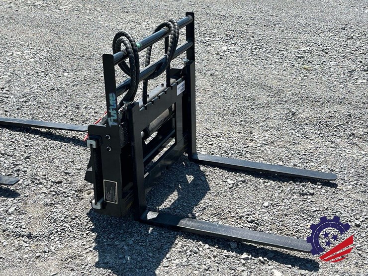 unused-2026-future-ft-cyhc-mini-skid-steer-side-shift-fork-attachment-image-5
