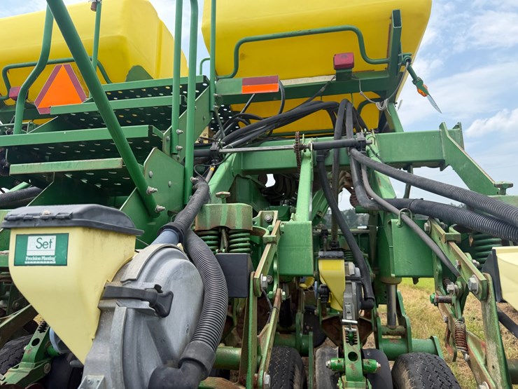 john-deere-1790-image-32