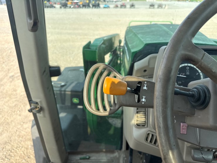 john-deere-6125m-image-52