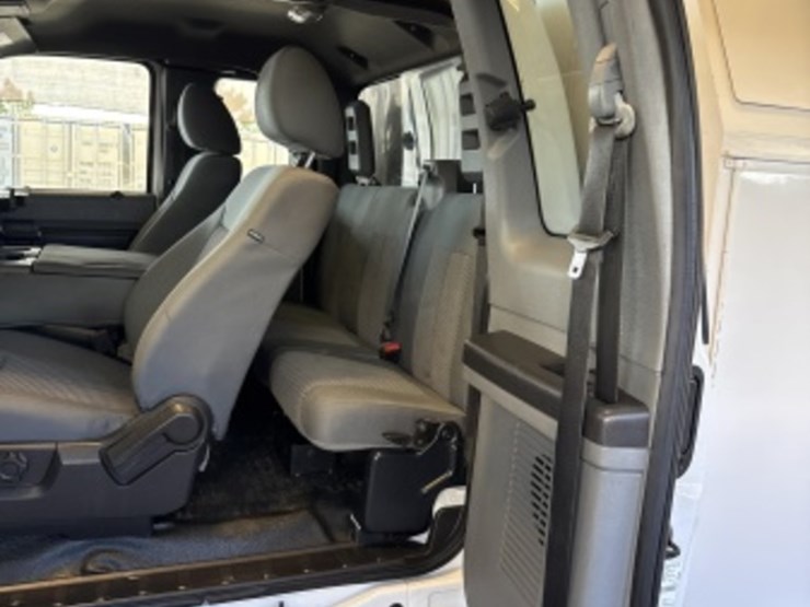 2015-ford-f550-image-33