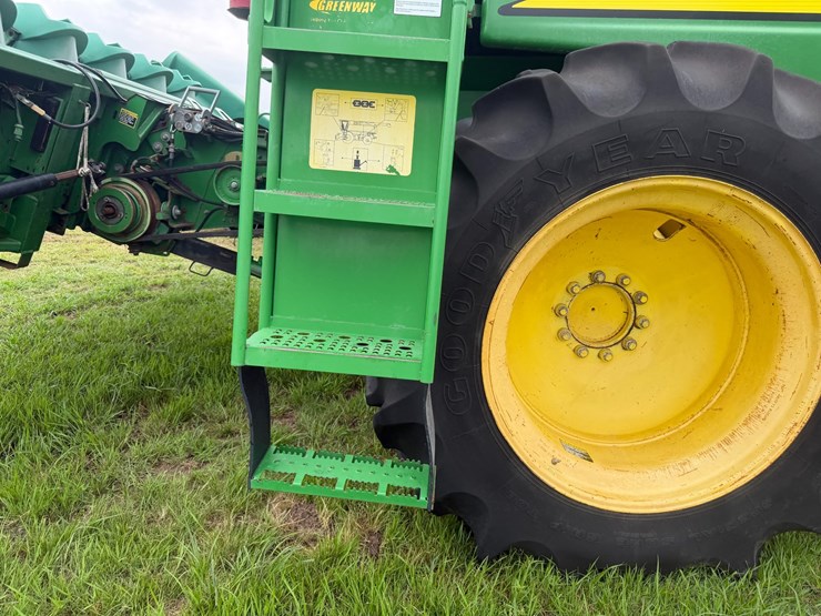 2011-john-deere-9770-sts-image-109