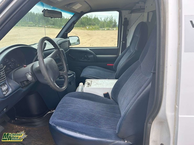 2003-chevrolet-astro-image-21